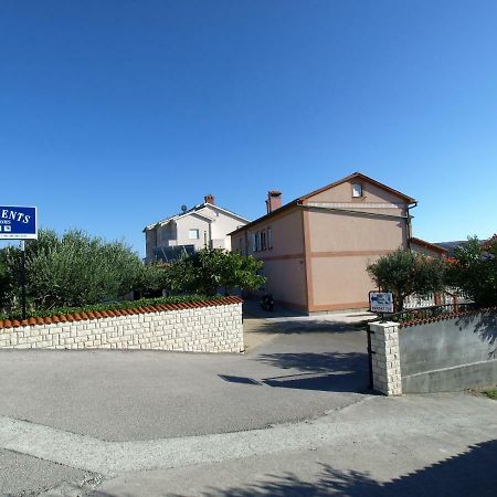 Apartments Ljubica Barbat na Rabu Bagian luar foto