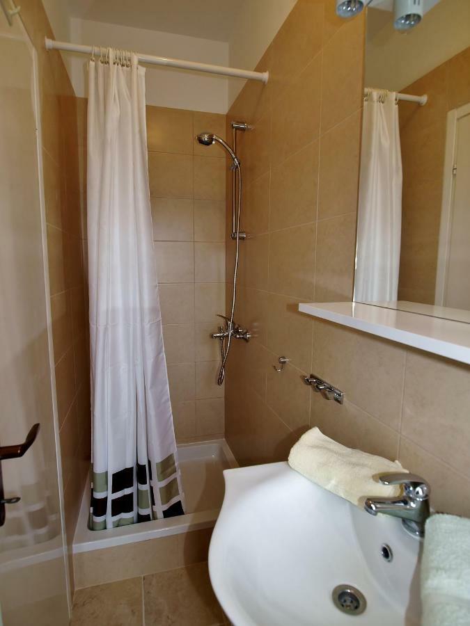 Apartments Ljubica Barbat na Rabu Bagian luar foto