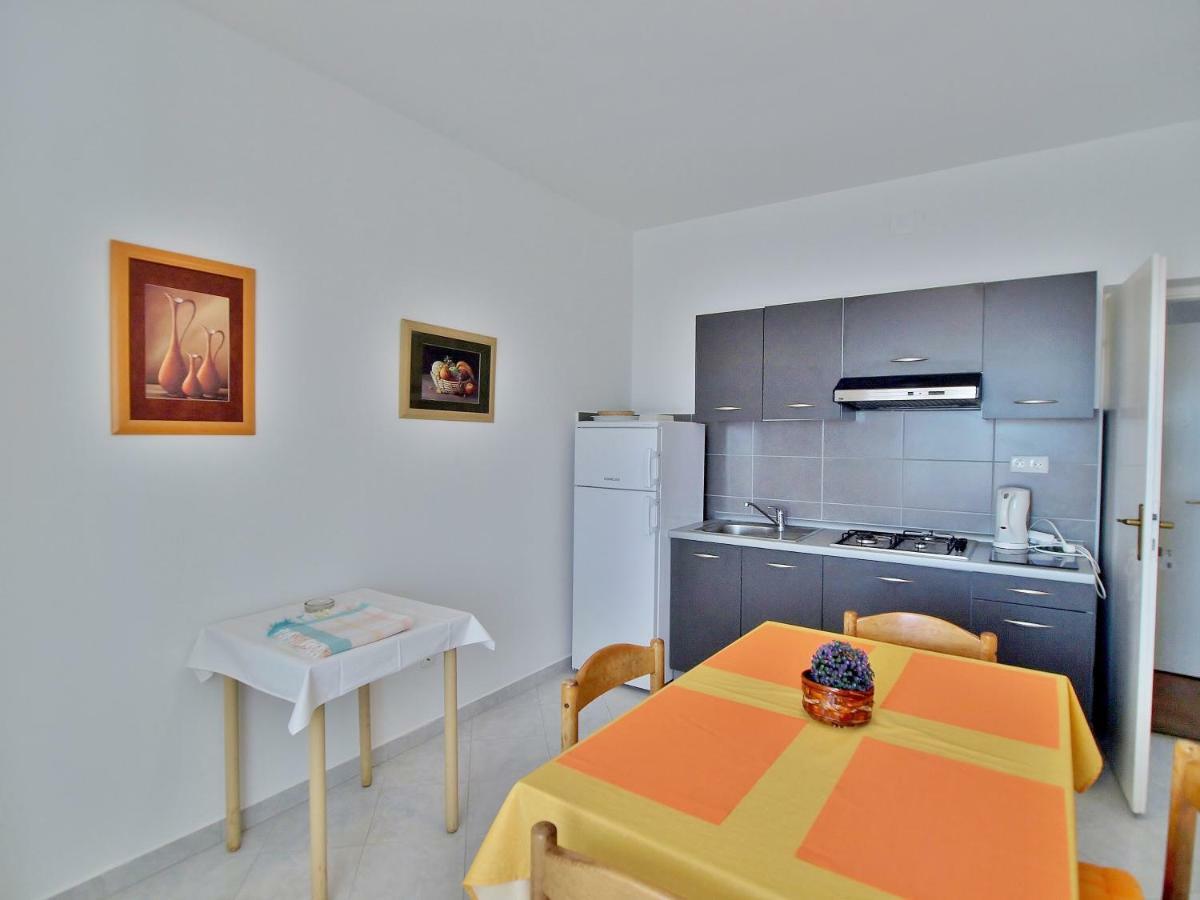 Apartments Ljubica Barbat na Rabu Bagian luar foto