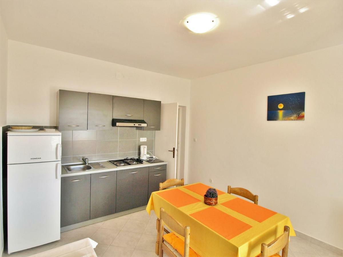 Apartments Ljubica Barbat na Rabu Bagian luar foto
